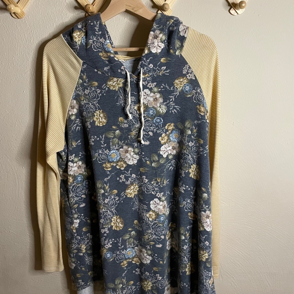 Floral cotton shirt with hood